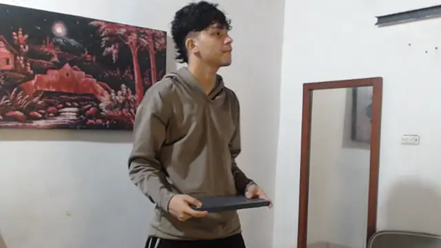 alice julls online show from 10/24/25, 04:53