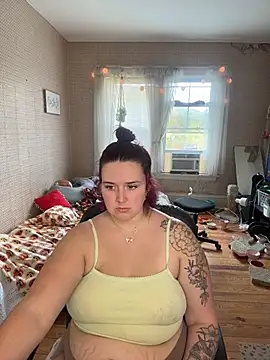 Snapshot of goddesskass chatting on 10/15/25, 04:29 goddesskass online show from 10/15/25, 04:29