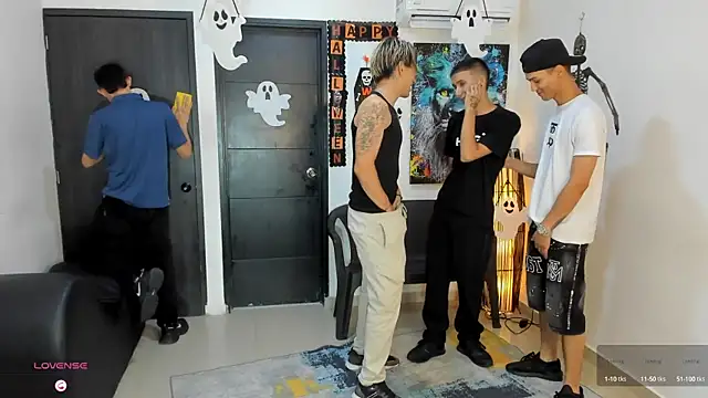 Snapshot of Playhardsex_ chatting on 10/15/25, 11:05 Playhardsex online show from 10/15/25, 11:05