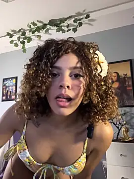 Snapshot of hannachris- chatting on 09/21/25, 12:12 hannachris- online show from 09/21/25, 12:12