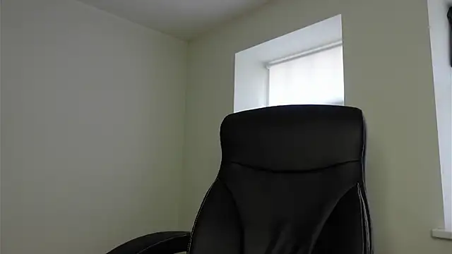 Laura Chaplin online show from 03/22/26, 06:28