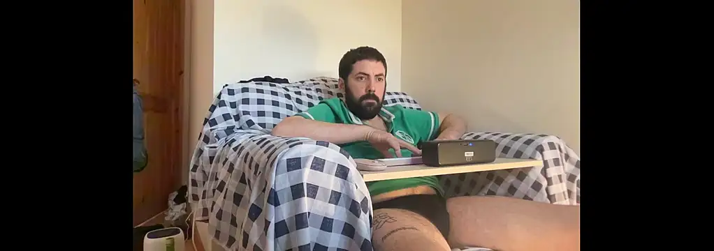 Snapshot of Big_Bi_Cub chatting on 11/15/25, 11:40 Big Bi Cub online show from 11/15/25, 11:40