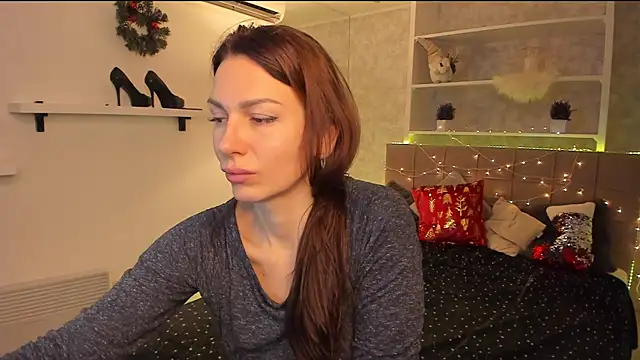 IsabelKiss online show from 12/15/25, 07:01