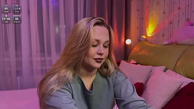 Snapshot of Estella_Elwood chatting on 02/27/26, 05:57 Estella Elwood online show from 02/27/26, 05:57