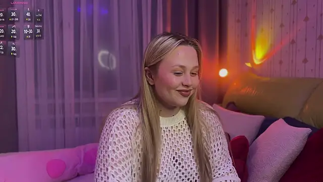 Snapshot of Estella_Elwood chatting on 03/01/26, 06:21 Estella Elwood online show from 03/01/26, 06:21