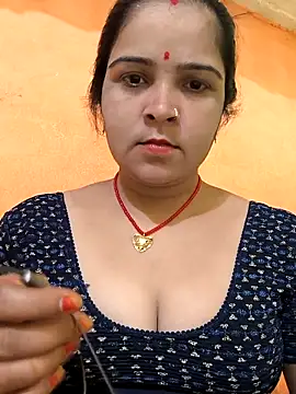 Snapshot of Cutram22 chatting on 09/24/25, 04:27 Cutram22 online show from 09/24/25, 04:27