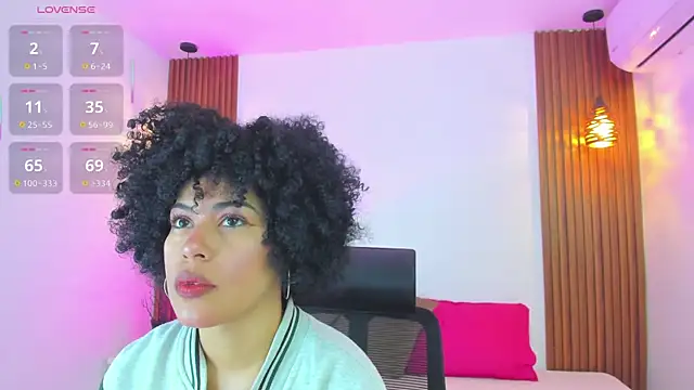 Snapshot of delaylacruz chatting on 10/16/25, 12:06 delaylacruz online show from 10/16/25, 12:06