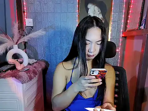 Snapshot of Nathalie_Smith19 chatting on 04/18/26, 09:37 Nathalie Smith19 online show from 04/18/26, 09:37