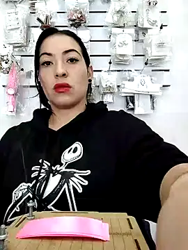 Snapshot of angelicroose2 chatting on 11/20/25, 12:00 angelicroose2 online show from 11/20/25, 12:00