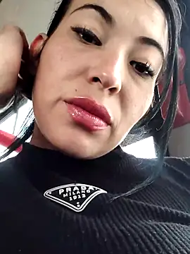 Snapshot of angelicroose2 chatting on 11/28/25, 08:22 angelicroose2 online show from 11/28/25, 08:22