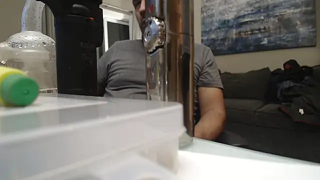 Snapshot of LeeCox chatting on 03/19/25, 06:35 LeeCox online show from 03/19/25, 06:35