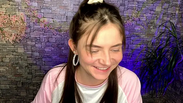 Snapshot of may_rollins chatting on 06/24/26, 04:17 may rollins online show from 06/24/26, 04:17