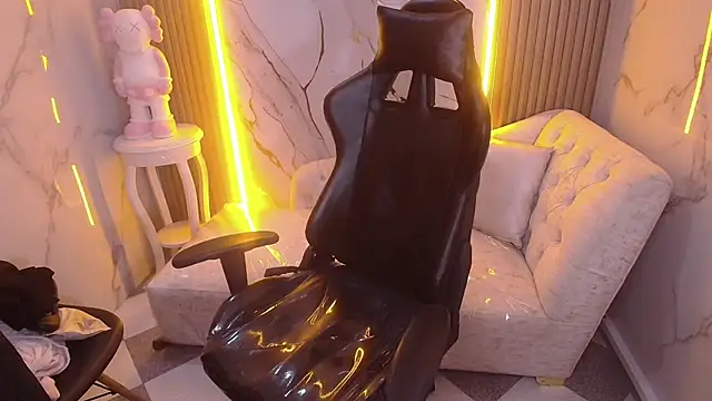 Snapshot of Gumball_b chatting on 10/11/25, 08:07 Gumball b online show from 10/11/25, 08:07