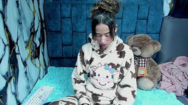 ValentinaKlean online show from 06/04/26, 01:11