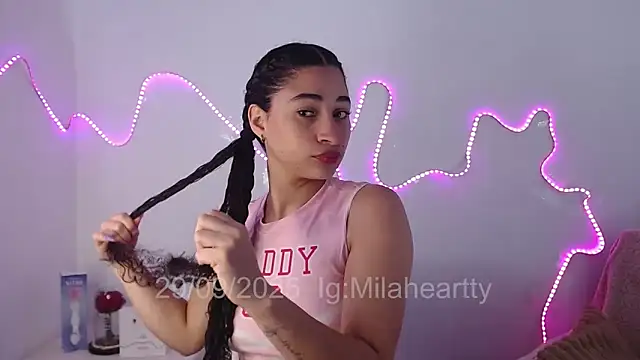Snapshot of heartty_Milah chatting on 09/29/25, 02:33 heartty Milah online show from 09/29/25, 02:33
