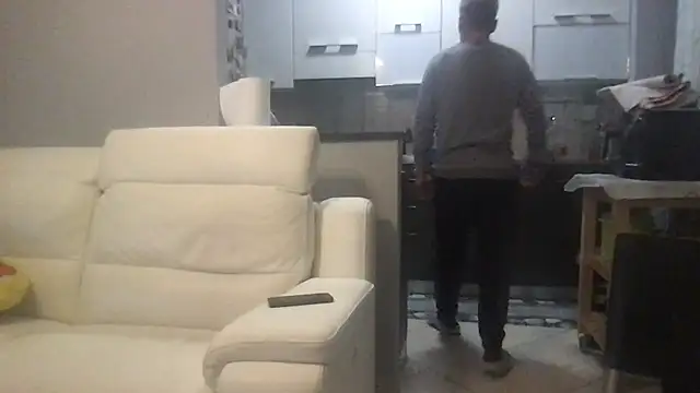 Snapshot of Axl_hot chatting on 10/24/25, 08:05 Axl hot online show from 10/24/25, 08:05