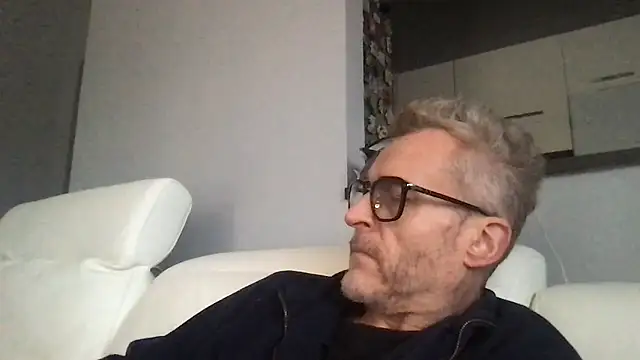 Axl hot online show from 01/10/26, 02:19