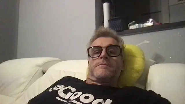 Axl hot online show from 02/09/26, 09:41