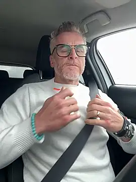 Axl hot online show from 04/01/26, 03:20