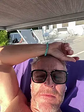 Axl hot online show from 04/09/26, 04:01