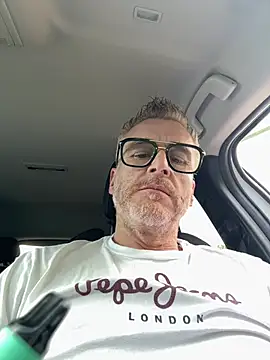 Axl hot online show from 05/13/26, 03:42