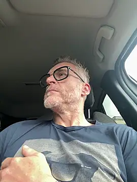 Axl hot online show from 05/14/26, 03:41