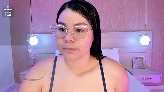 Snapshot of bumyrose chatting on 06/19/26, 12:09 bumyrose online show from 06/19/26, 12:09