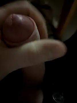 Snapshot of Silver_Power chatting on 12/05/25, 04:32 Silver Power online show from 12/05/25, 04:32