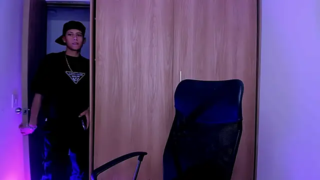 Toy boy777 online show from 02/18/26, 09:00