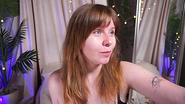 Snapshot of Sense_Of_Rosemary chatting on 10/22/25, 06:13 Sense Of Rosemary online show from 10/22/25, 06:13