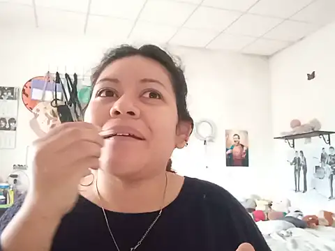 Kitty WetXxX online show from 06/10/26, 06:07
