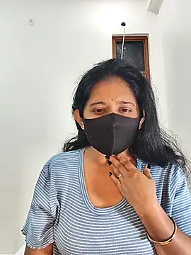 Snapshot of Your-Vedika chatting on 11/15/25, 07:54 Your-Vedika online show from 11/15/25, 07:54