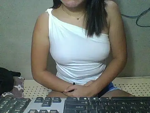 Skinny PinayGirljust18 online show from 05/18/26, 08:03