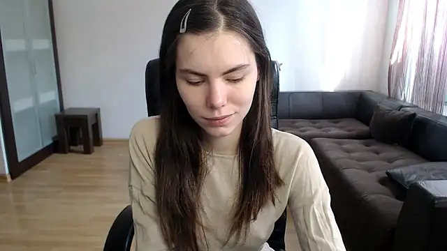 AmelieReve online show from 10/10/25, 12:15