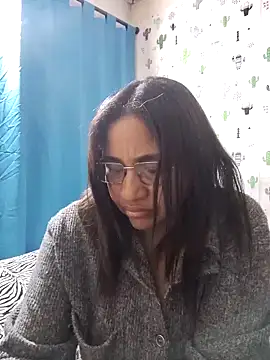 Avannay online show from 10/16/25, 12:33