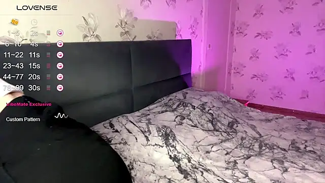 DiaDavidson online show from 10/13/25, 06:19