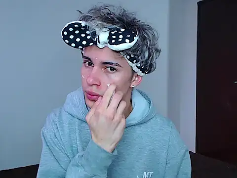 john vichenso online show from 10/21/25, 09:15