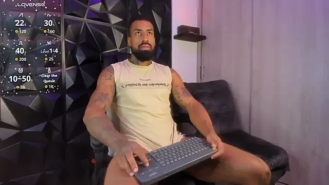 Snapshot of OstinDaniels chatting on 09/11/25, 10:32 OstinDaniels online show from 09/11/25, 10:32