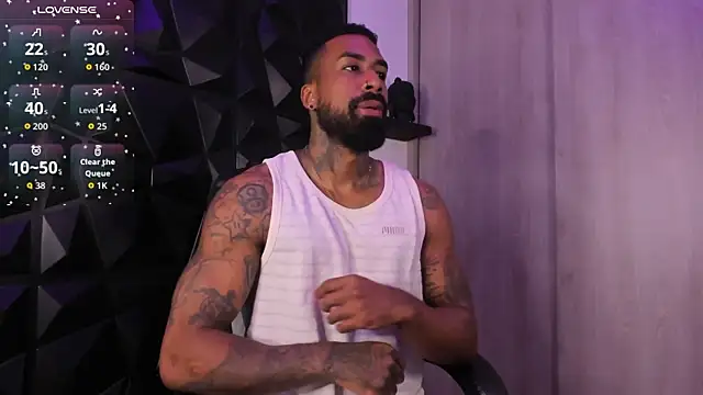 Snapshot of OstinDaniels chatting on 10/26/25, 10:47 OstinDaniels online show from 10/26/25, 10:47