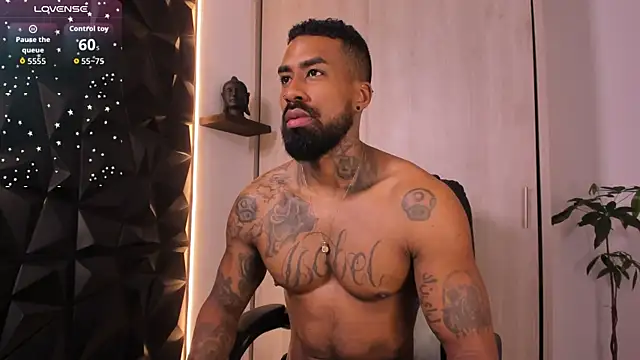 Snapshot of OstinDaniels chatting on 12/18/25, 10:05 OstinDaniels online show from 12/18/25, 10:05