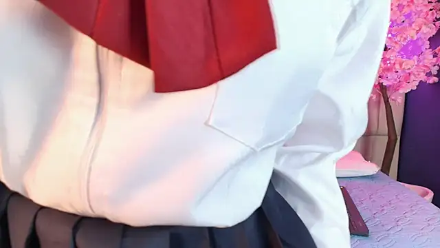 Shizuko  online show from 04/05/26, 02:14