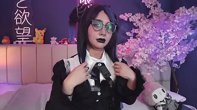 Shizuko  online show from 04/28/26, 08:47