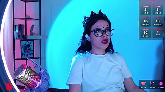 girldom online show from 11/19/25, 05:13