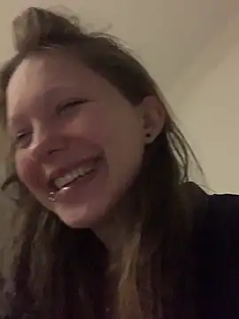 Snapshot of VesnaCrystal chatting on 12/14/25, 07:07 VesnaCrystal online show from 12/14/25, 07:07