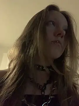 Snapshot of VesnaCrystal chatting on 12/16/25, 06:40 VesnaCrystal online show from 12/16/25, 06:40