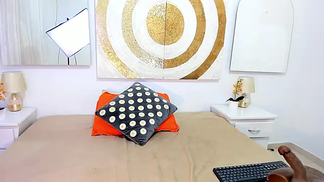 Michelle Lewis  online show from 03/12/26, 01:06