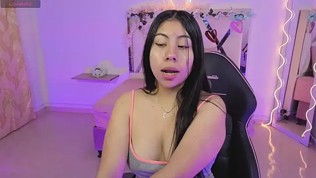 ZURY TAY online show from 10/08/25, 11:41