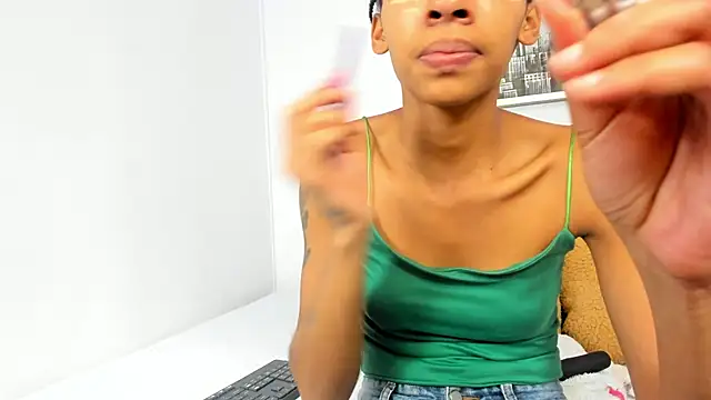 sarah ashbourne online show from 11/19/25, 12:16