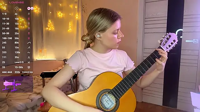 MaryjaneSpider online show from 12/21/25, 02:57