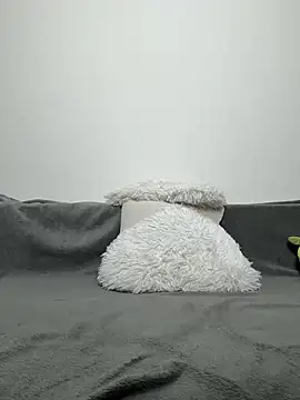 MiaKiittyy online show from 04/07/26, 09:37